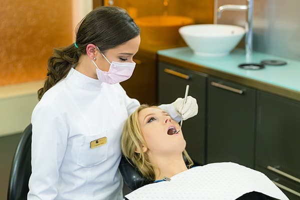 dental hygienist vs dentist