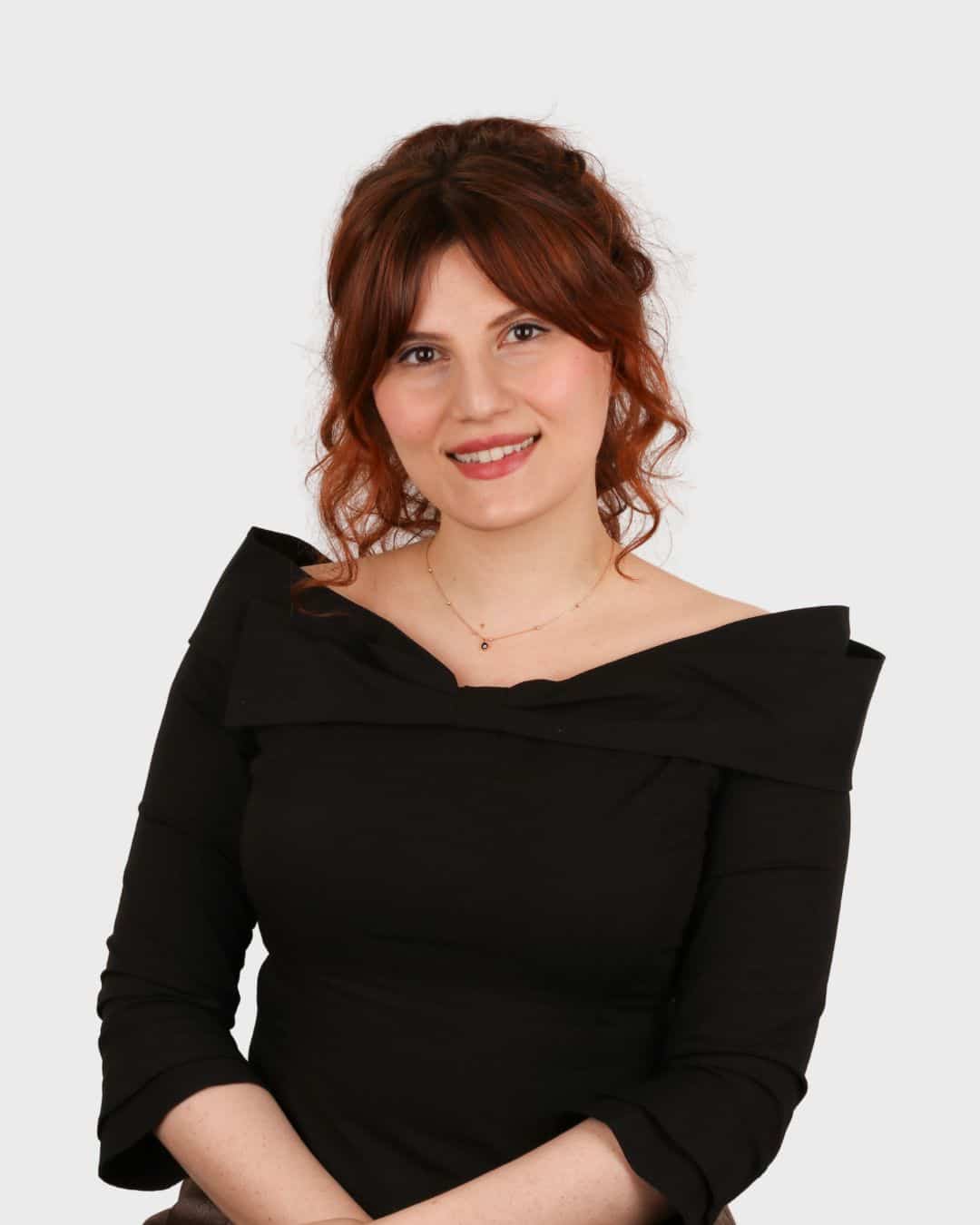 Dr Niusha Ravadgar
